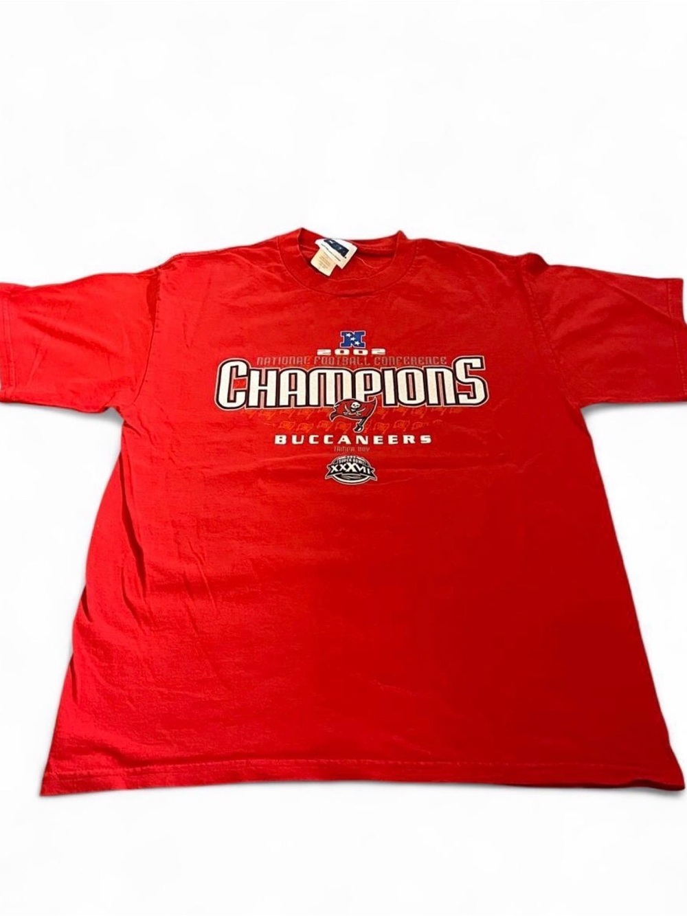 Vintage Tampa Bay Buccaneers NFL T-Shirt Mens L Red 2002 NFL Spellout Logo